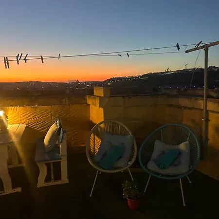 Gozo Sunset Couette-café